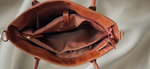 Load image into Gallery viewer, Aura woemns laptop bag burnish cognac
