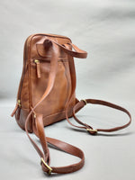 Load image into Gallery viewer, Belgrave Backpack Vachata Cappuchino
