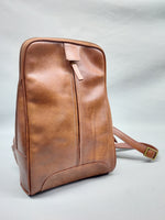 Load image into Gallery viewer, Belgrave Backpack Vachata Cappuchino
