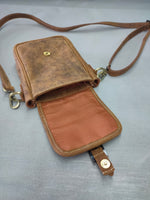 Load image into Gallery viewer, Wren cross body vinage tan
