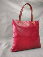 Load image into Gallery viewer, Isola shoulder bag vachata red
